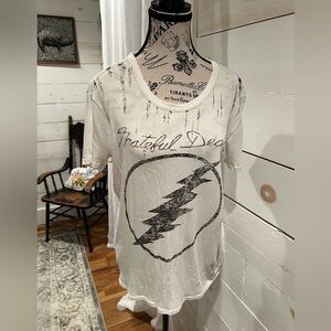 CHA SOR Chaser Grateful Dead Women's White Graphic Tee, destroyed, size medium